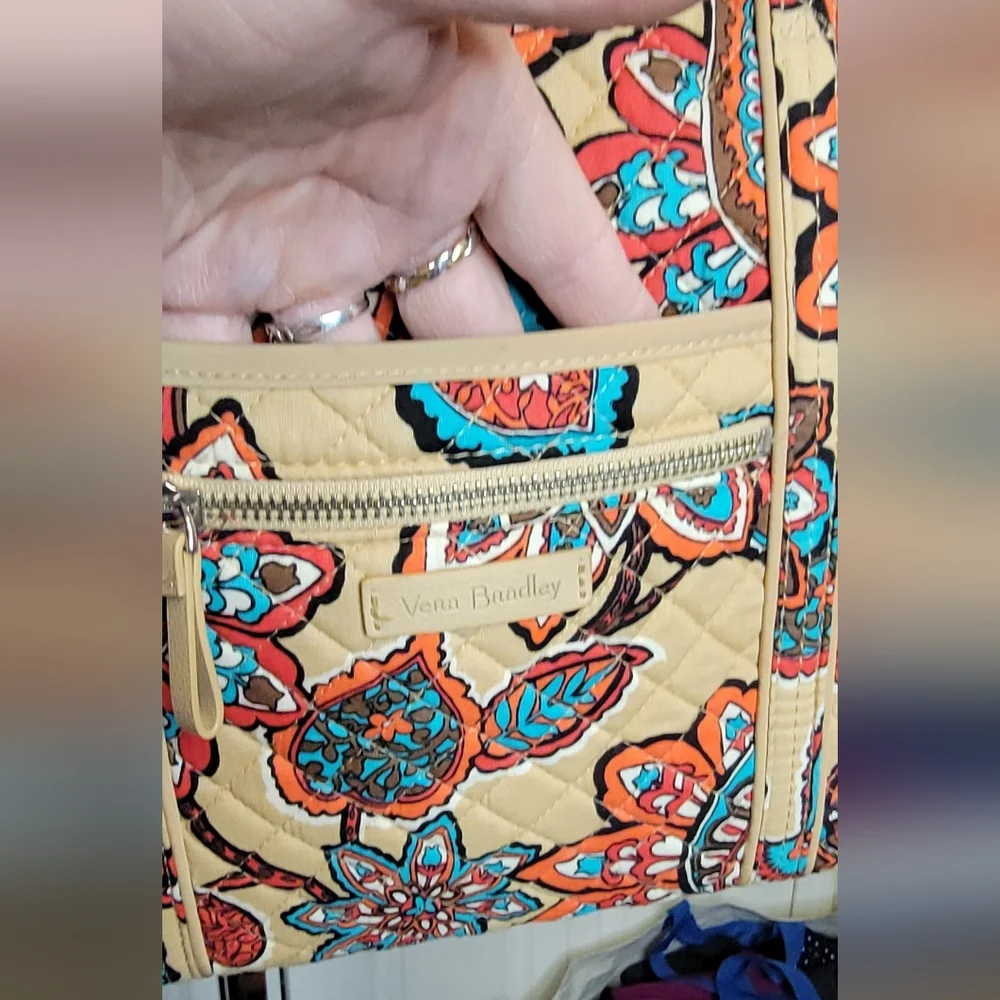 #637 Vera Bradley Tan and Red Multicolored Quilted Tote Bag - Picture 6 of 12